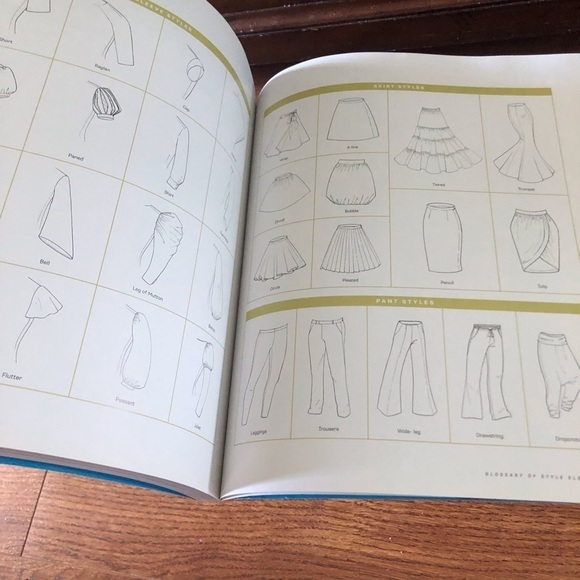 The Hero’s Closet sewing for Cosplay and Costuming paperback book - Picture 3 of 14